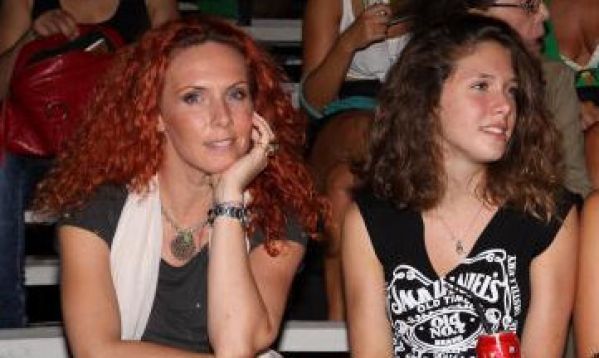 Η κόρη της Εβελίνας Παπούλια είναι ολόιδια η μαμά της!